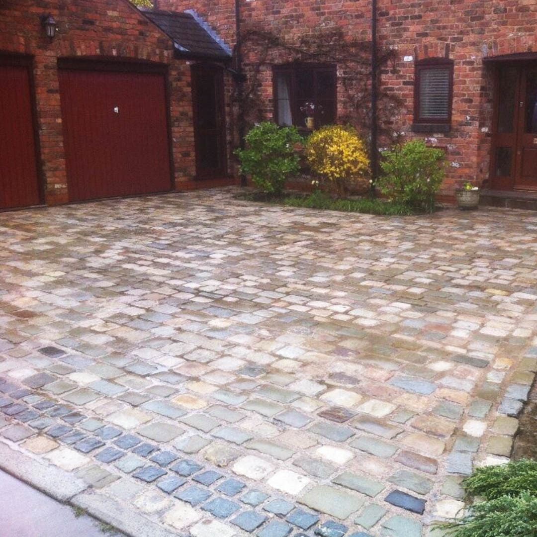 Cobblestone Drive