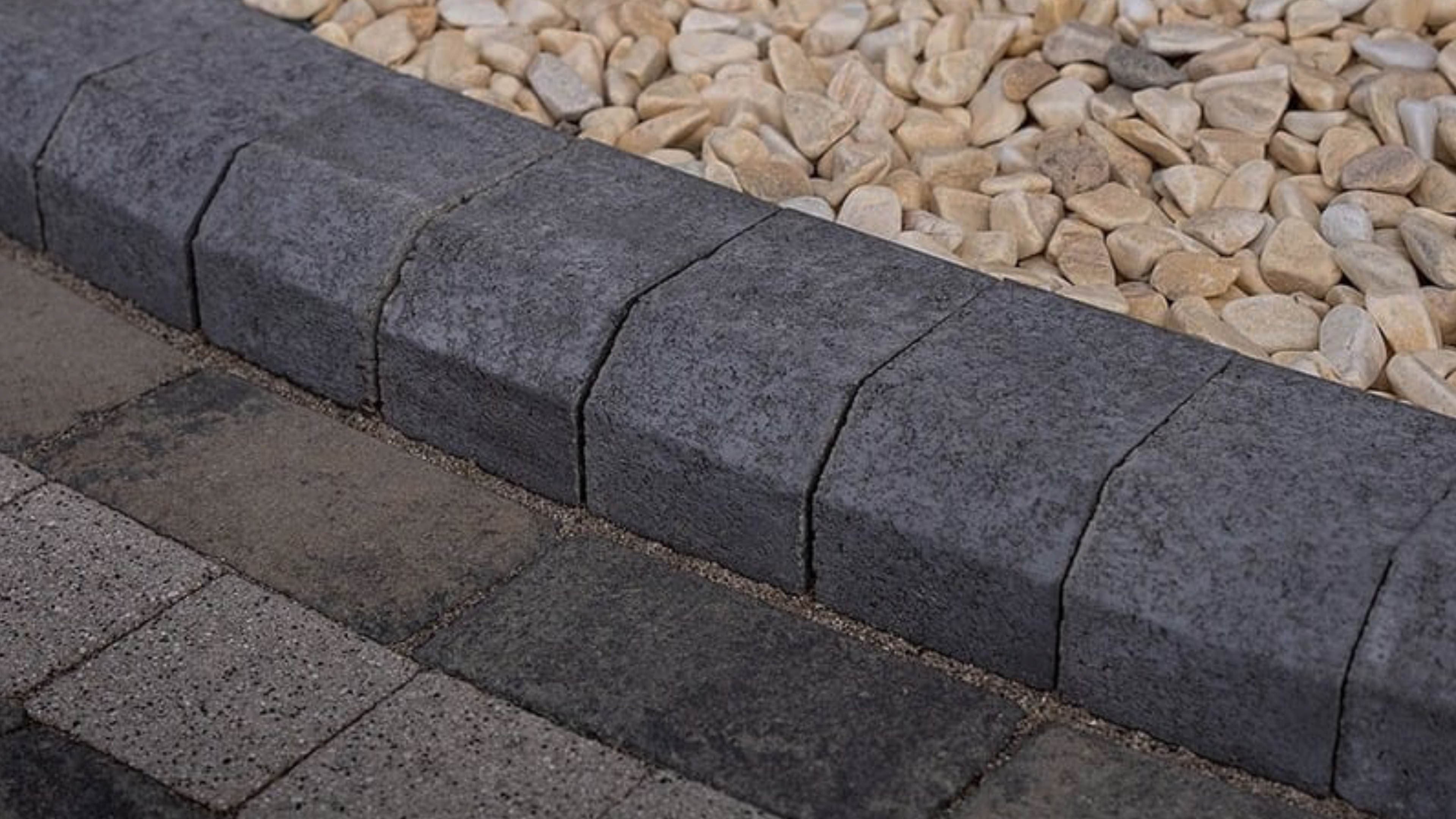 Edging for Drives Patios and Pathways